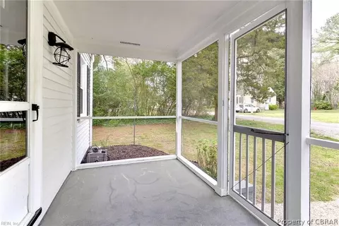 6878 Fairview St, Gloucester, VA 23061 photo 4