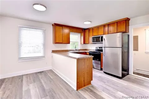 6878 Fairview St, Gloucester, VA 23061 photo 9