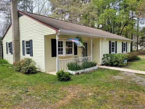 8130 Sheffield Dr, Gloucester, VA 23061 photo 4