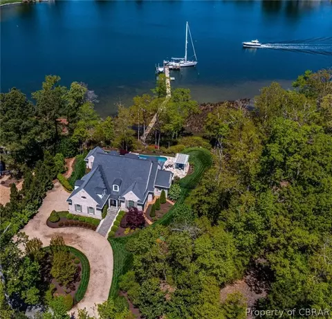 596 Yopps Cove Rd, White Stone, VA 22578