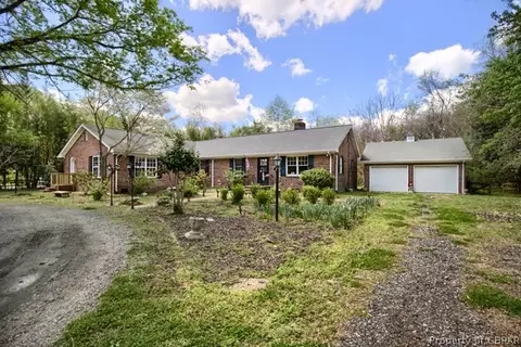 8110 Roaring Springs Rd, Gloucester, VA 23061 photo 2