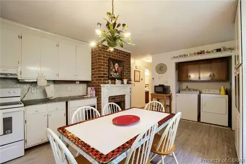 8110 Roaring Springs Rd, Gloucester, VA 23061 photo 4