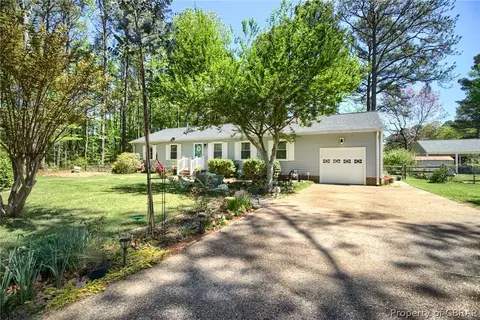 2069 E Snug Harbor Dr, Hayes, VA 23072
