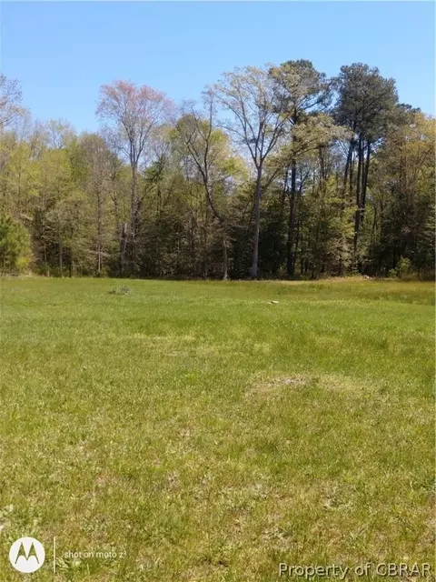 340 Roane Point Dr, Cobbs Creek, VA 23035