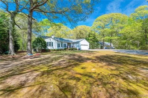 8298 Woodhaven Dr, Gloucester, VA 23061 photo 2