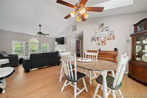8298 Woodhaven Dr, Gloucester, VA 23061 photo 9
