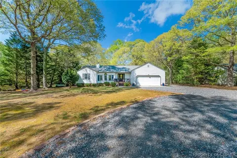 8298 Woodhaven Dr, Gloucester, VA 23061