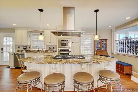 21 Holly St, Hampton, VA 23669 photo 8