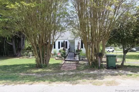 1591 Greate Rd, Gloucester Point, VA 23062