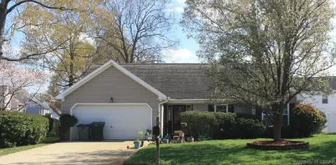 1 Draper Cir, Hampton, VA 23666