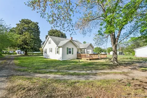 7466 Hoefork Ln, Gloucester Point, VA 23062 photo 3