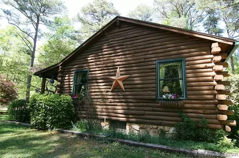 56 Pine Cv, Topping, VA 23169 photo 4