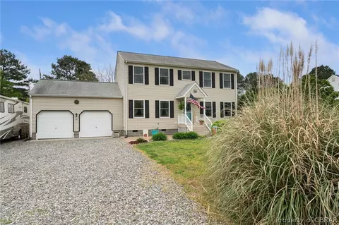 6782 Amanda Ct, Gloucester, VA 23061 photo 2
