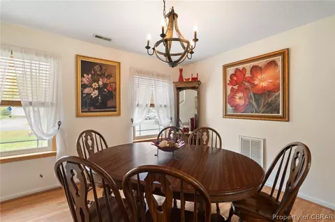 6782 Amanda Ct, Gloucester, VA 23061 photo 12
