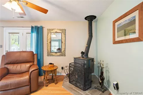 6782 Amanda Ct, Gloucester, VA 23061 photo 7
