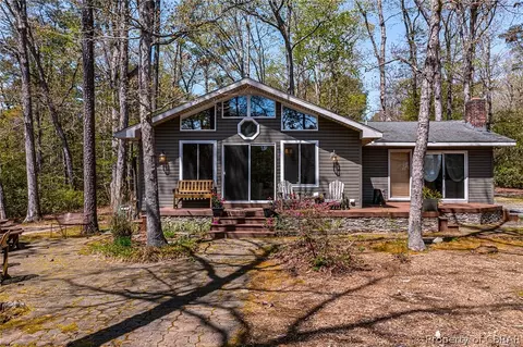 270 Robins Nest Rd, Lancaster, VA 22503