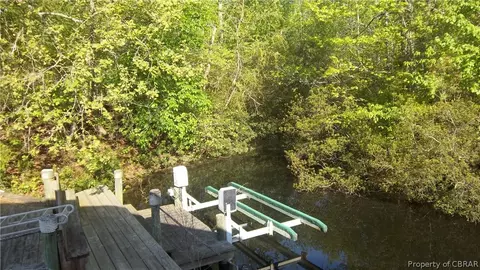 705 Greys Point Rd, Topping, VA 23169 photo 12
