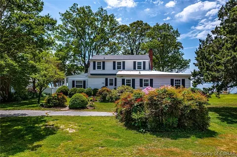 344 River Bluff Rd, White Stone, VA 22578