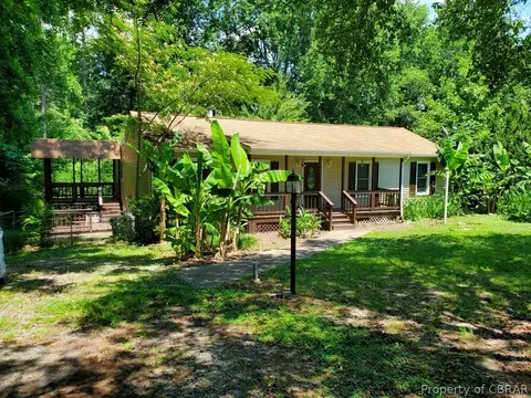 6673 Magnolia Dr, Gloucester, VA 23061