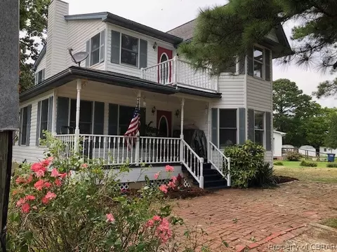 42 Green Oaks Way, Port Haywood, VA 23138