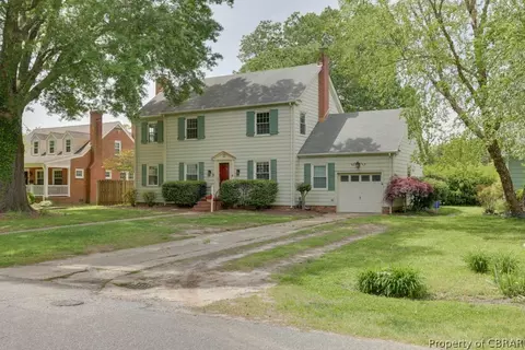 21 Holly Dr, Newport News, VA 23601
