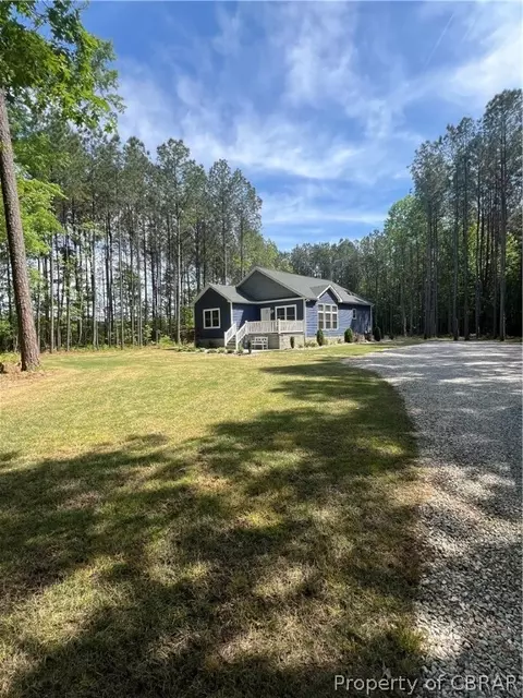 3852 N River Rd, Cardinal, VA 23025