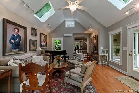 11021 Harcum Rd, Gloucester, VA 23061 photo 4