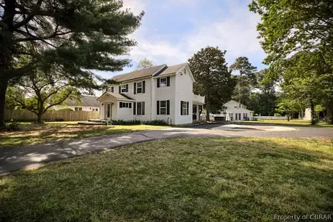 7124 Powhatan Dr, Hayes, VA 23072