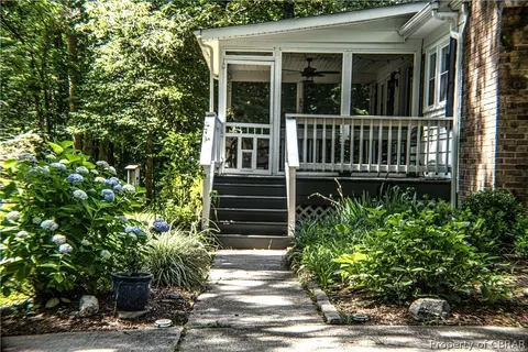 7208 Wilson Cir, Gloucester, VA 23061 photo 3