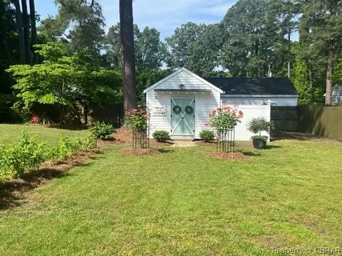 1438 Lafayette Rd, Gloucester Point, VA 23062 photo 6