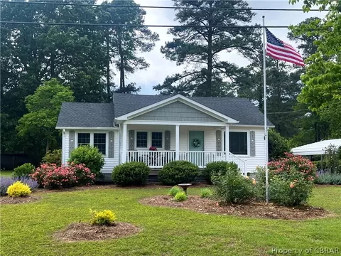 1438 Lafayette Rd, Gloucester Point, VA 23062