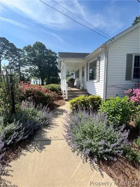 1438 Lafayette Rd, Gloucester Point, VA 23062 photo 4
