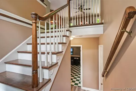 7174 Wilson Cir, Gloucester, VA 23061 photo 3