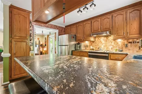 7174 Wilson Cir, Gloucester, VA 23061 photo 13