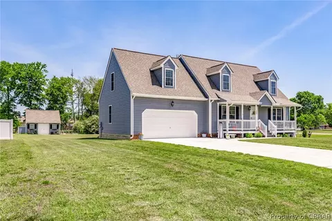 206 Pointers Dr, West Point, VA 23181