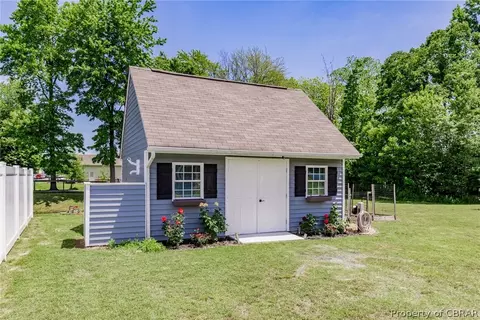 206 Pointers Dr, West Point, VA 23181 photo 4