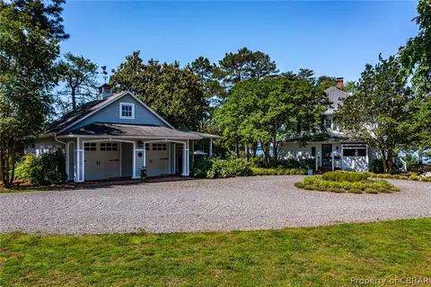 43 Bar Neck Ln, Weems, VA 22576