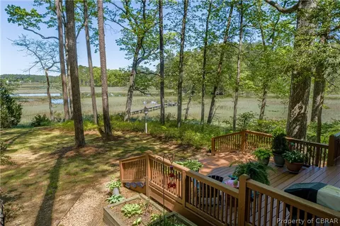 4299 Claybank Acres Ln, Gloucester, VA 23061