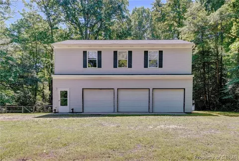 8269 Ark Rd, Gloucester, VA 23061