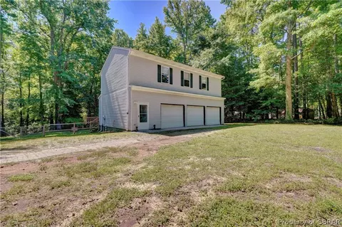 8269 Ark Rd, Gloucester, VA 23061 photo 2