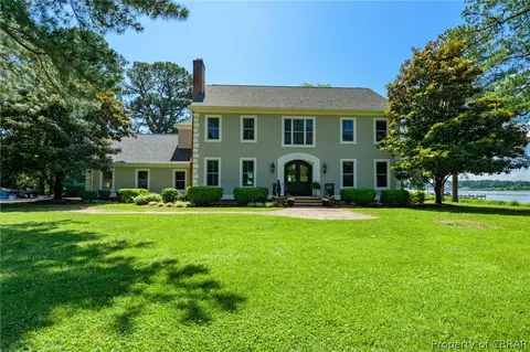 114 Kilmer Point Dr, Urbanna, VA 23175
