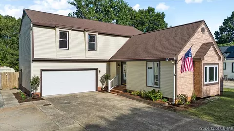 402 Tabb Lakes Dr, Yorktown, VA 23693