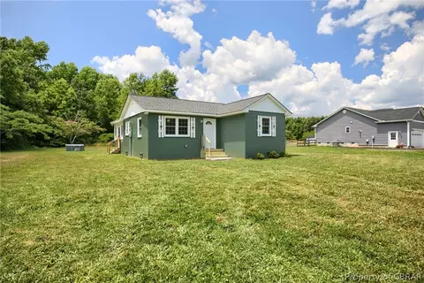 7248 Griffin Rd, Gloucester, VA 23061