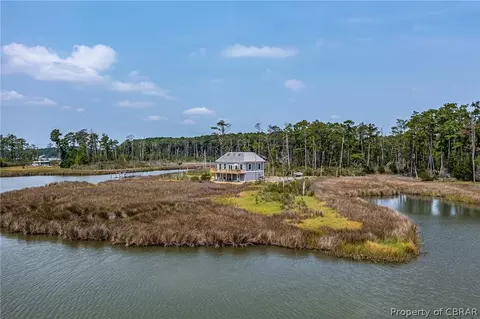202 Dragon Fly Dr, White Stone, VA 22578