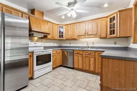 8246 Sheffield Dr, Gloucester, VA 23061 photo 7