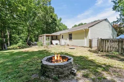 8246 Sheffield Dr, Gloucester, VA 23061 photo 43