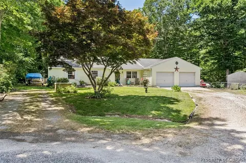 8246 Sheffield Dr, Gloucester, VA 23061 photo 5
