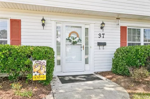 37 Diggs Dr, Hampton, VA 23666 photo 9