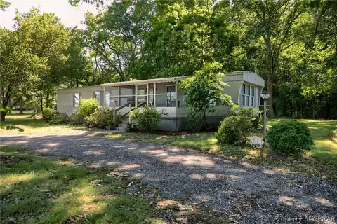741 Mill Creek Rd, Wake, VA 23176