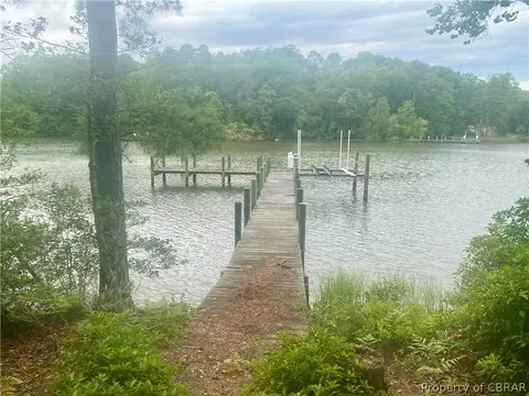 8 Bogey Neck Rd # B, Wicomico Church, VA 22473